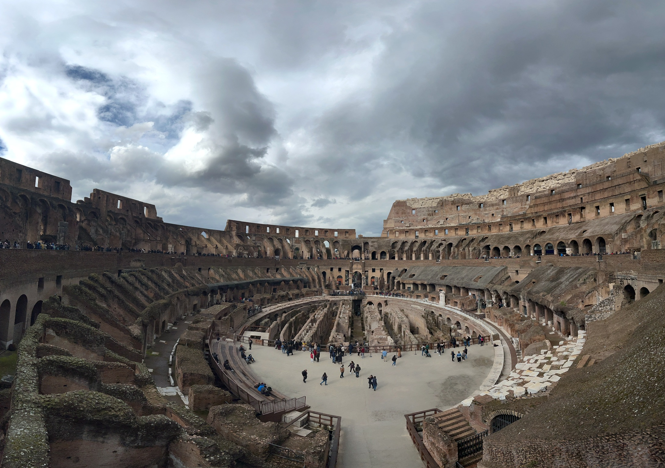 Ile trwa zwiedzanie Coloseum?