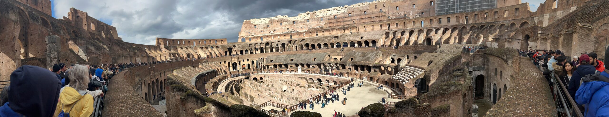 Jakie atrakcje znajdują się najbliżej Koloseum?