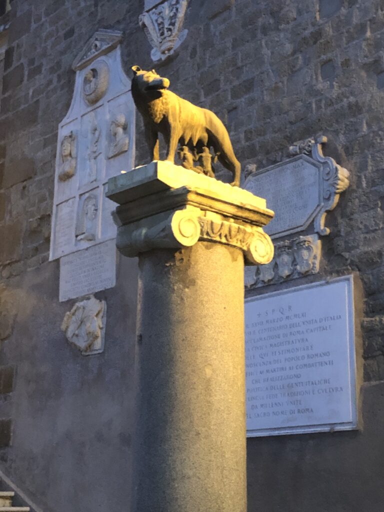 Wilczyca karmiąca dzieci na Palatynie 