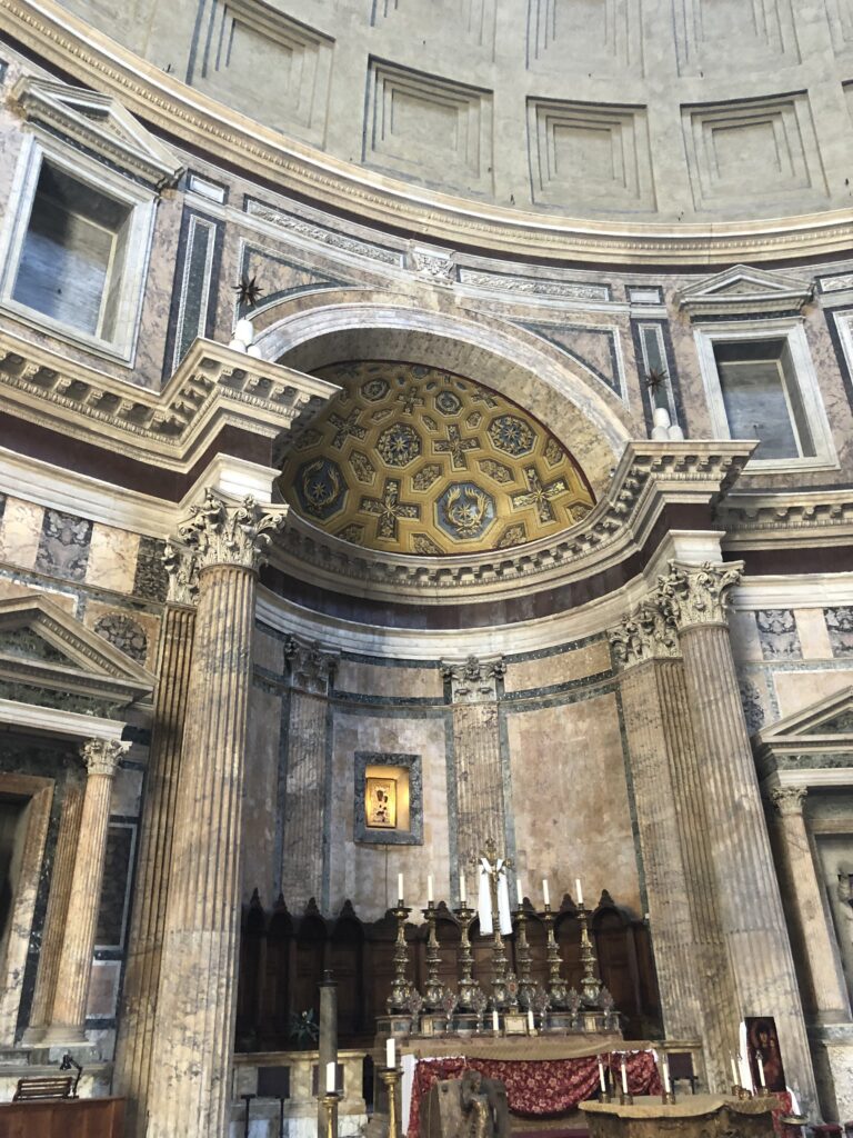 Wnętrze Panteonu